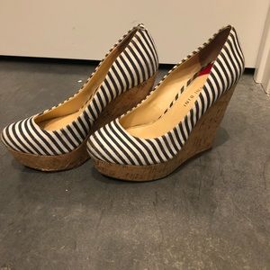 Gianni Bini white and blue stripped wedges